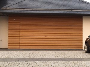 horizontale-houten-sectionaaldeur-elektrisch
