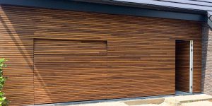 Afrormosia houten garagedeur