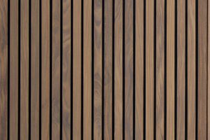 Dubbele-houten-zijwaartse-garagedeur-van-afrormosia-latten-a