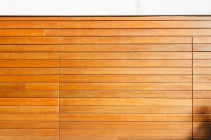 elektrische houten garagedeur