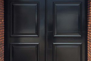 Elektrische-openslaande-garagedeur-uitgevoerd-als-sectionaaldeur-05