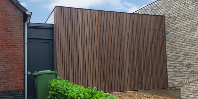 Verticale plato garagedeur