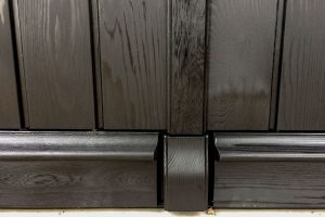 Houten-sectionaaldeur-verticale-delen-Red-Cedar-4