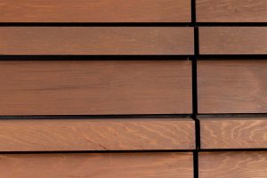 Houten-sectionaaldeur-Red-Cedar-latten-3