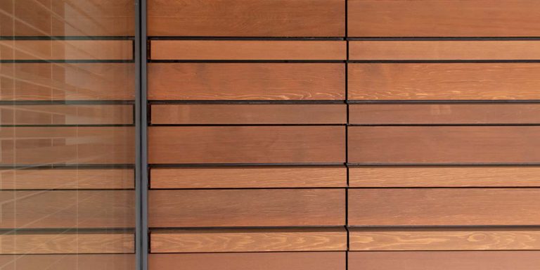 Houten sectionaaldeur Red Cedar