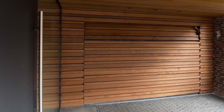 Houten sectionaaldeur Red Cedar