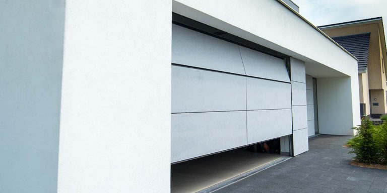 Sectionaaldeur van Trespa