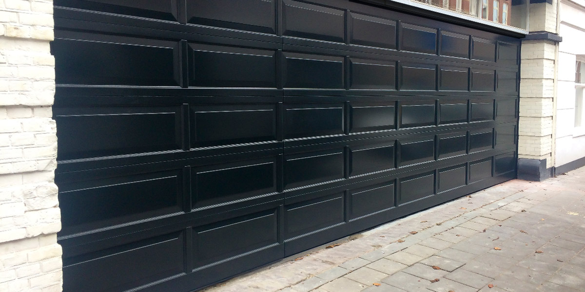 Brede garagedeur elektrisch