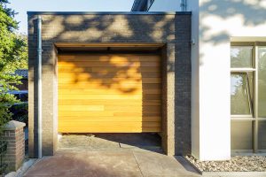 Red-Cedar-houten-sectionaaldeur-2