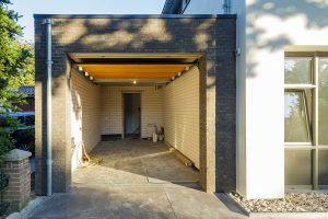 Red-Cedar-houten-sectionaaldeur-4