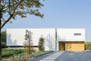 Houten-garagedeur-in-vught-2