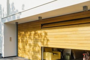 Houten-garagedeur-in-vught-4