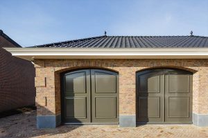 Elektrisch-openslaande-garagedeuren-als-sectionaaldeur-31