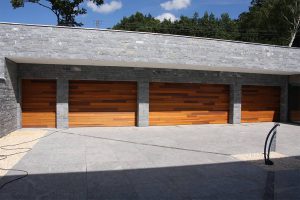 houten-garagedeuren-red-cedar-polen-4