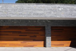 houten-garagedeuren-red-cedar-polen-5