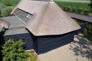 houten-gepotdekselde-garagedeur-3