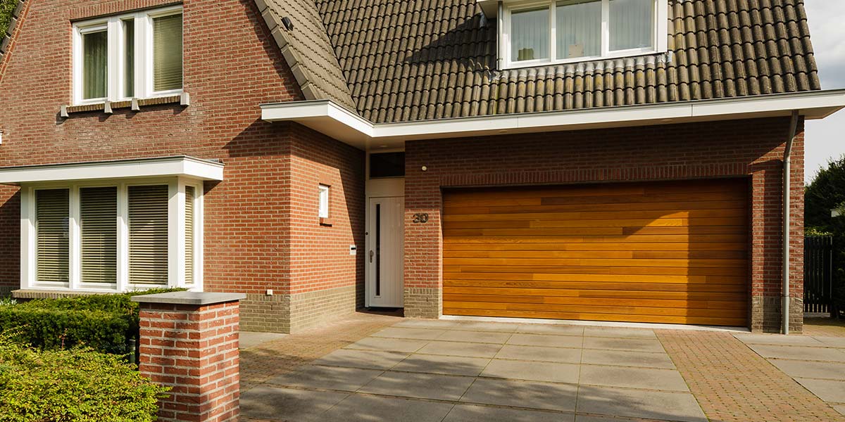 Red Cedar houten sectionaaldeur