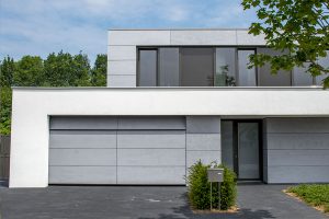 trespa-garagedeur-met-gevelbekleding