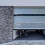 Bijzondere-garagedeuren-met-glas-2