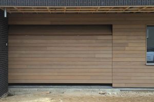 Afrormosia-houten-sectionaaldeur-2