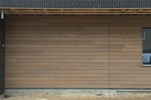 Afrormosia-houten-sectionaaldeur-3