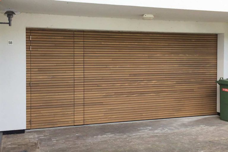 Houten sectionaaldeur afrormosia