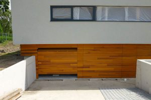 houten-sectionaaldeuren-red-cedar-behandeld-3