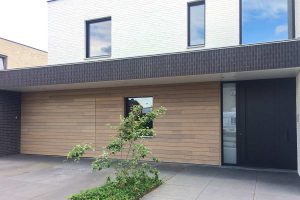 Afrormosia houten garagepoort