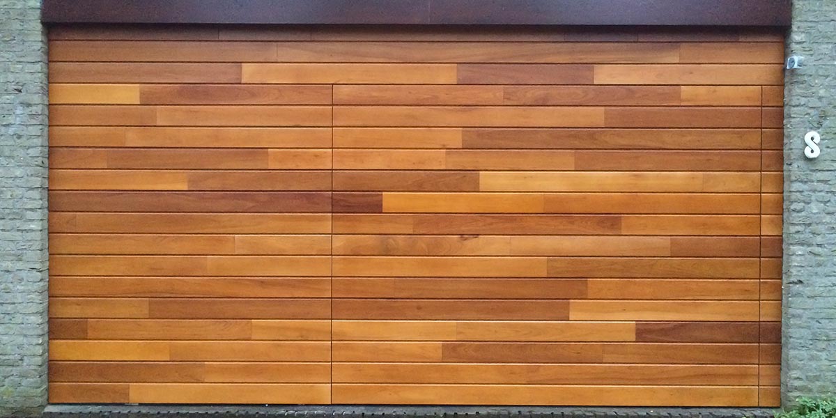 Houten garagedeur meranti hout