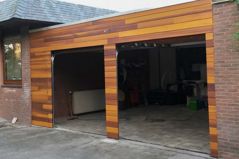 Luxe houten garagedeur