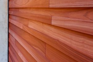 padoek-hout-garagedeur-gevel-2