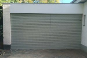 Houten sectionaalpoort - smalle latten