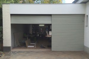 Houten-sectionaalpoort-–-smalle-latten-4