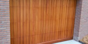 sectionaaldeur meranti hout