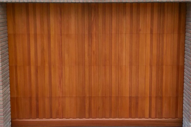 meranti houten sectionaaldeur