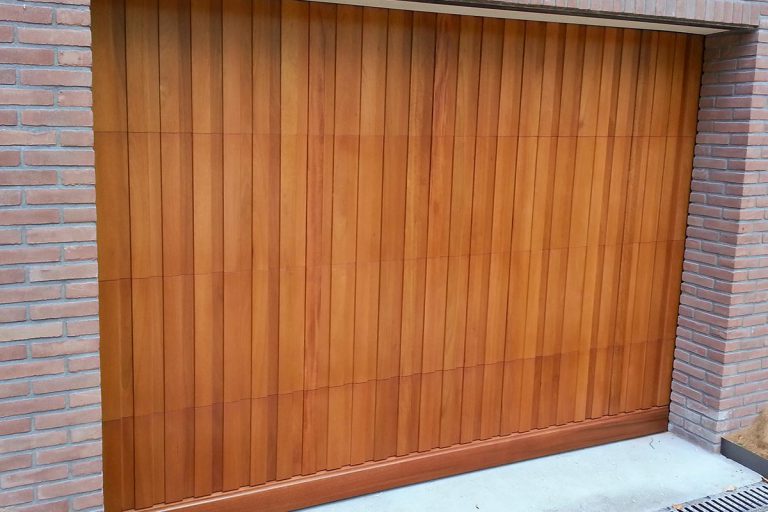 houten meranti sectionaaldeur