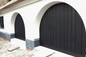 getoogde houten sectionaaldeuren