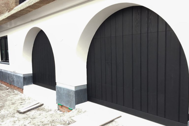 getoogde houten sectionaaldeuren