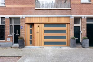 houten sectionaaldeur iroko