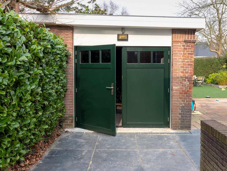 Klassieke houten openslaande deuren