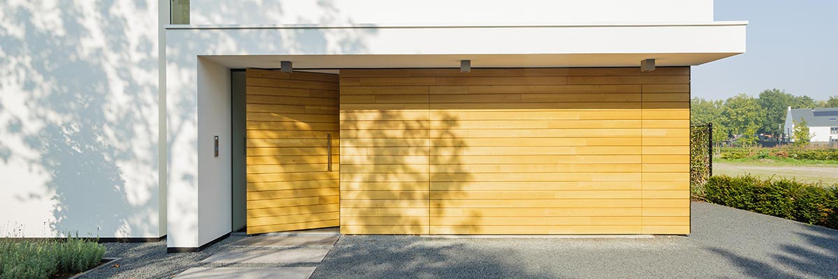 Garagedeur met loopdeur