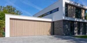 Frake hout garagedeur