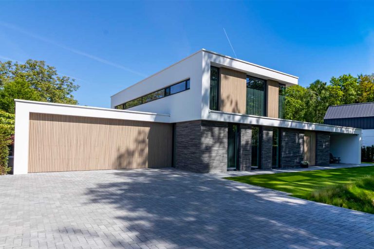 Luxe houten garagedeur