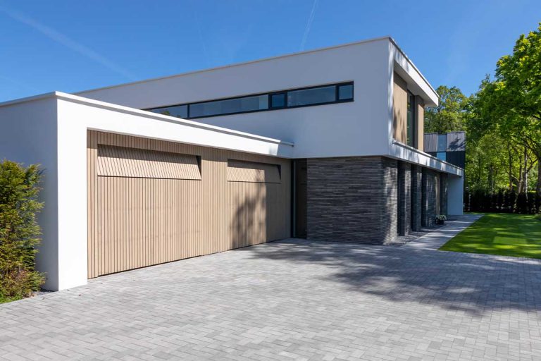 Houten garagedeur Frake houtsoort