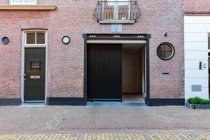 houten garagedeur monumentaal pand