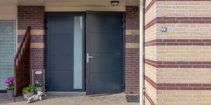 Geïsoleerde openslaande garagedeur