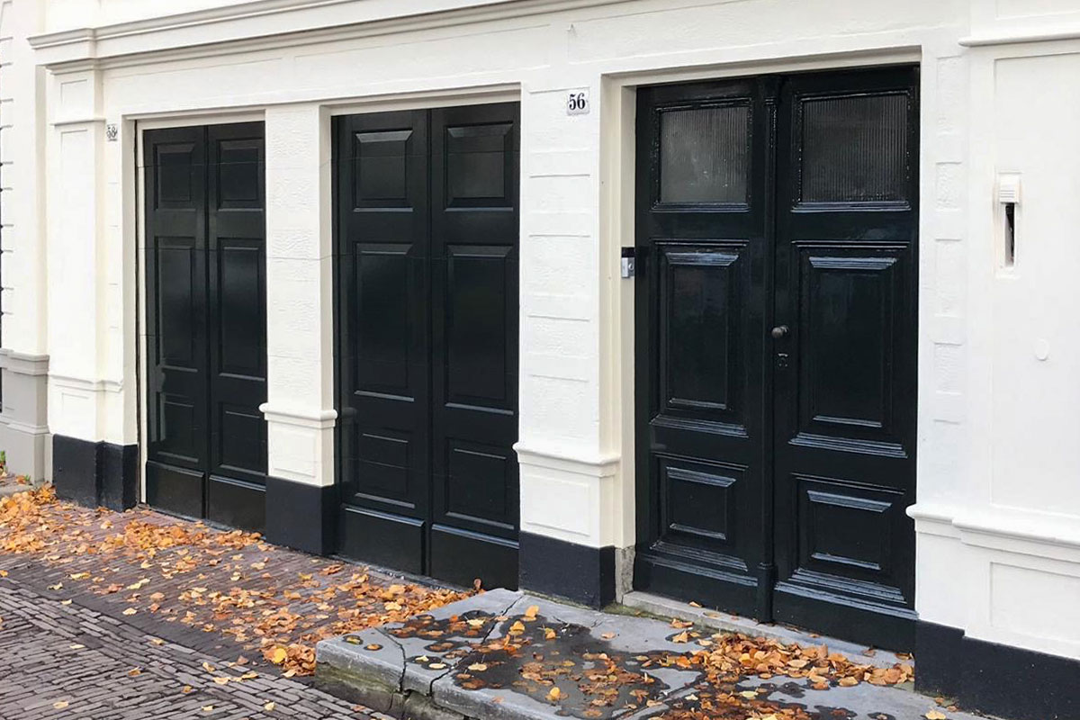 Houten garagedeur monumentaal pand
