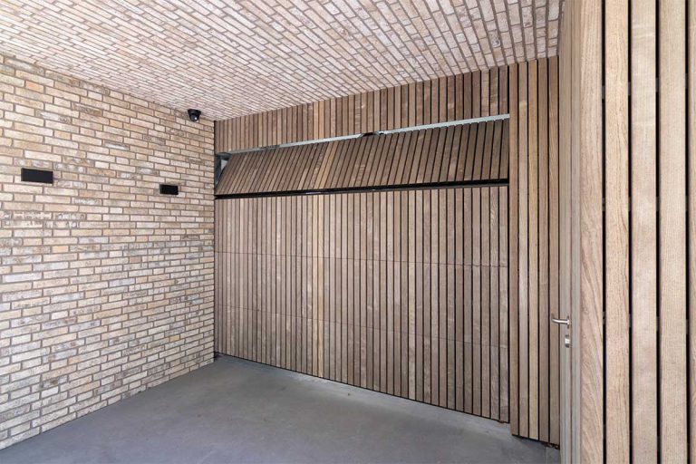 Essen hout garagedeur