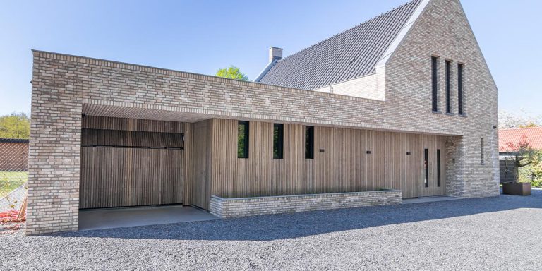 Garagedeur vergrijsd essen