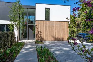 houten garagedeur moderne villa (11)